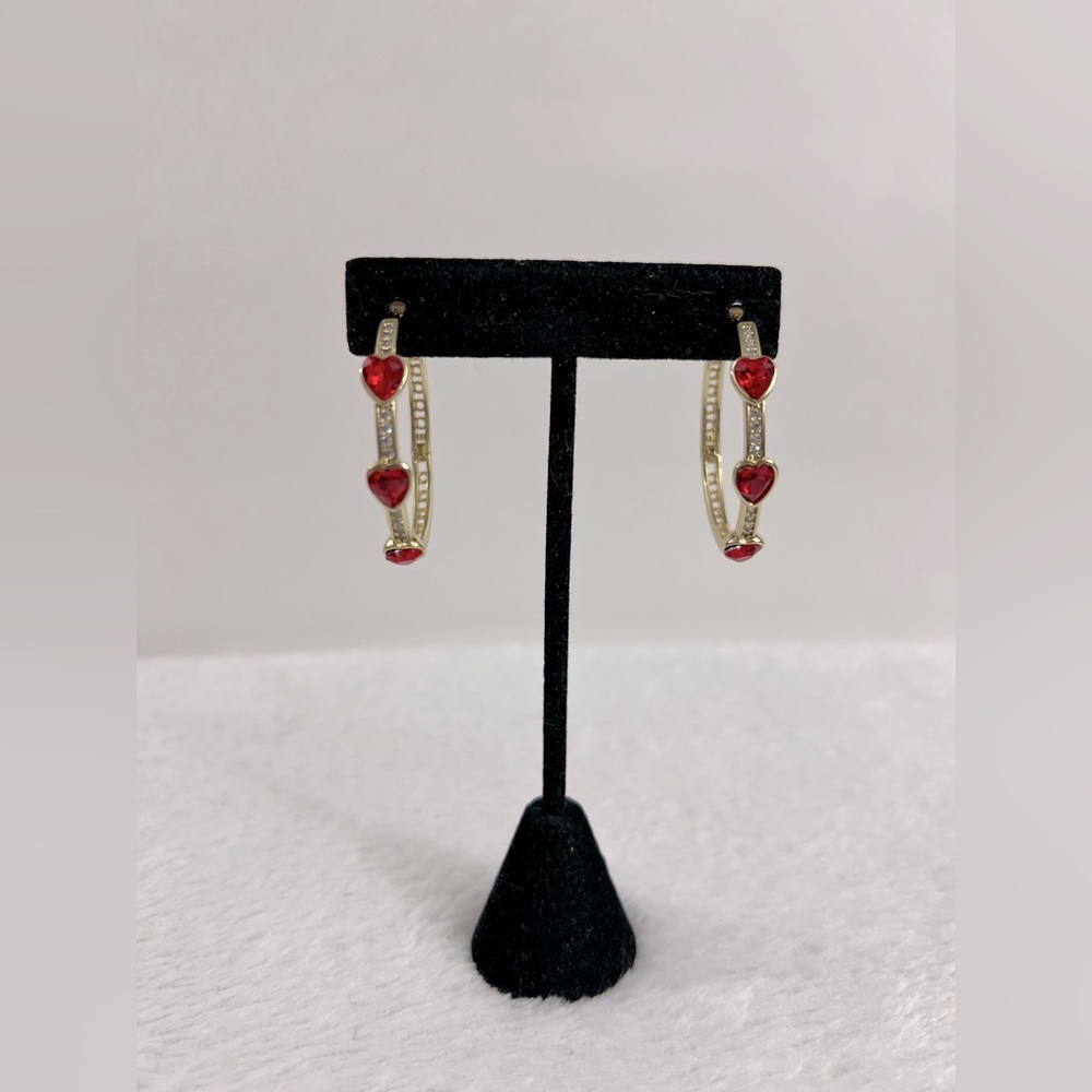 Xuping Chic Heart Hoop Earrings with Red Accents